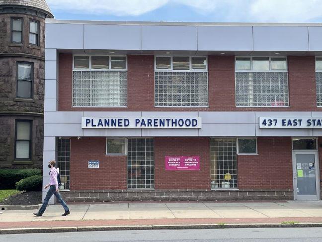 Facing a ‘chilling effect,’ Oregon lawmakers seek to beef up abortion, trans health care laws